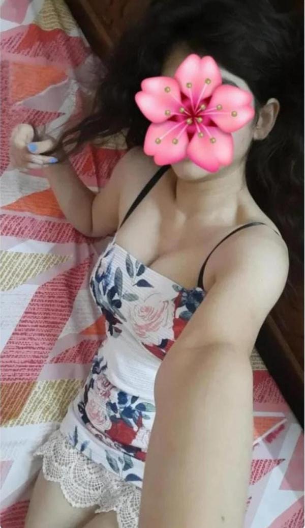 "..Small Sexy Cam Girl👸🏼..." & Netural White body.🍑🌼 (📲24Hours available.)