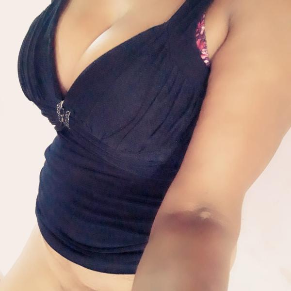 BEAUTIFUL GIRL FULL SERVICE WITH ROOM