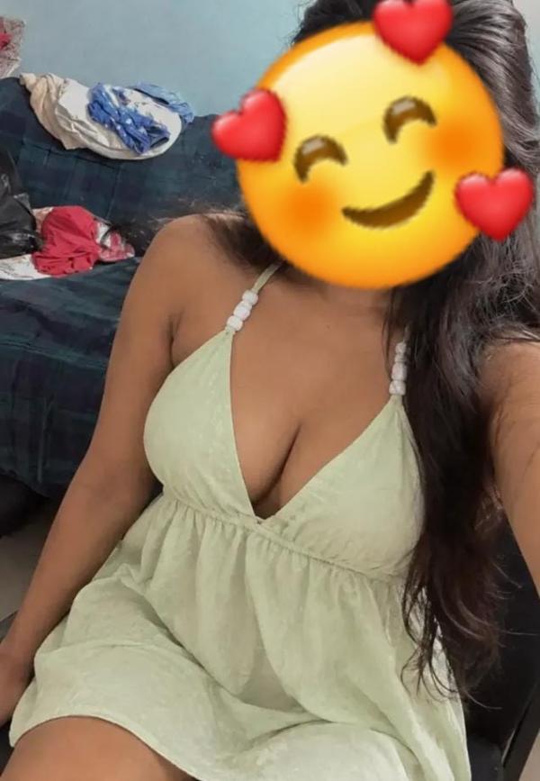 LESBIAN SINGLE CAM SHOW