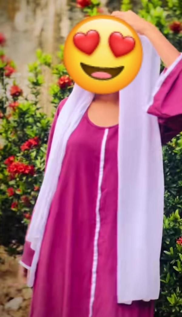Real Muslim girl 👧 cam show available